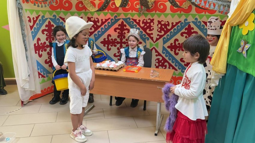 “Ертегілер әлеміне саяхат” қуыршақ театры